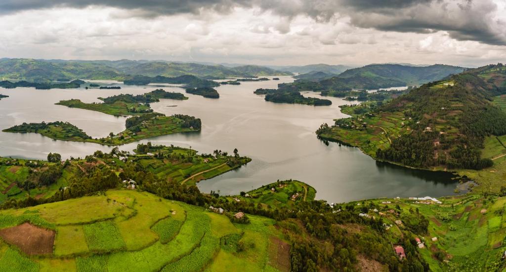 Bunyonyi Lake